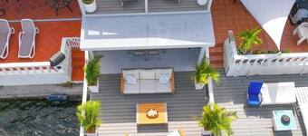 Luxury condo in Jolly Harbour Near beach