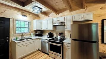 Frigorífic, microones, rentaplats i cafetera i tetera