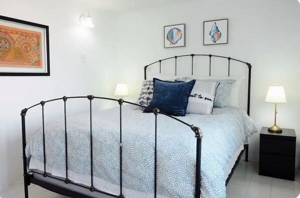 1 habitación, tabla de planchar con plancha, wifi gratis y ropa de cama 