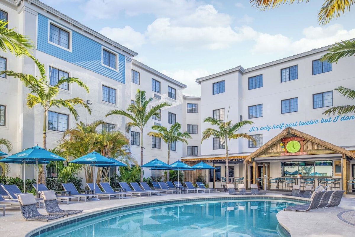 Photo 11 of 3 Units | Outdoor Pool + Free Parking | Close to Beach w/ Breathtaking Sunsets