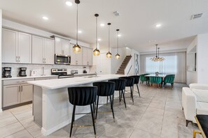 Microwave, oven, stovetop, dishwasher - Luxury Villa 9Bedrooms/Pool At Solara Resort (Kissimmee)