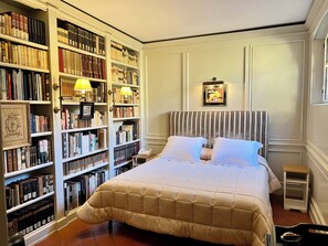5 bedrooms, iron/ironing board, WiFi, bed sheets - 5 bedroom villa in florence (Firenze)