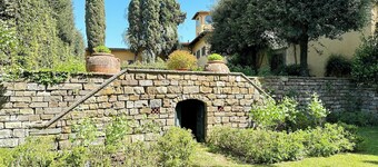 5 bedroom villa in florence