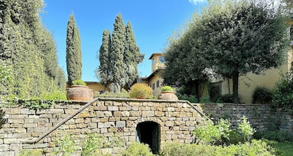 5 bedroom villa in florence