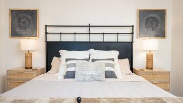 3 Schlafzimmer, Schreibtisch, Bügeleisen/Bügelbrett, kostenloses WLAN