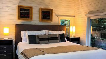 Casa Deluxe, 1 camera da letto, angolo cottura, fronte mare | Una scrivania, postazione laptop