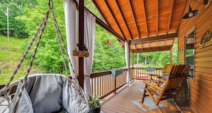 Murray Cabin w/ Hot Tub: Walk to Kentucky Lake!
