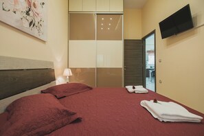 2 Schlafzimmer, Schreibtisch, Bügeleisen/Bügelbrett, WLAN