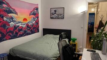 1 bedroom, iron/ironing board, WiFi, bed sheets