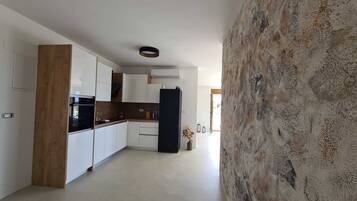 Villa, 3 Bedrooms, Patio, Sea View | Private kitchen | Electric kettle