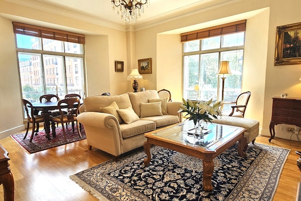 Corner lounge overlooking Portland Place