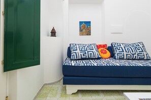 Townhouse – panorama, sjøutsikt | Oppholdsområde | En 40-tommers Flatskjerm-TV med digitale kanaler