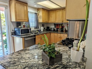 Fridge, microwave, oven, stovetop - Large home 5 Minutes To South Bay Beaches! 30 mins to LA/Hollywood Theme Parks (Torrance)