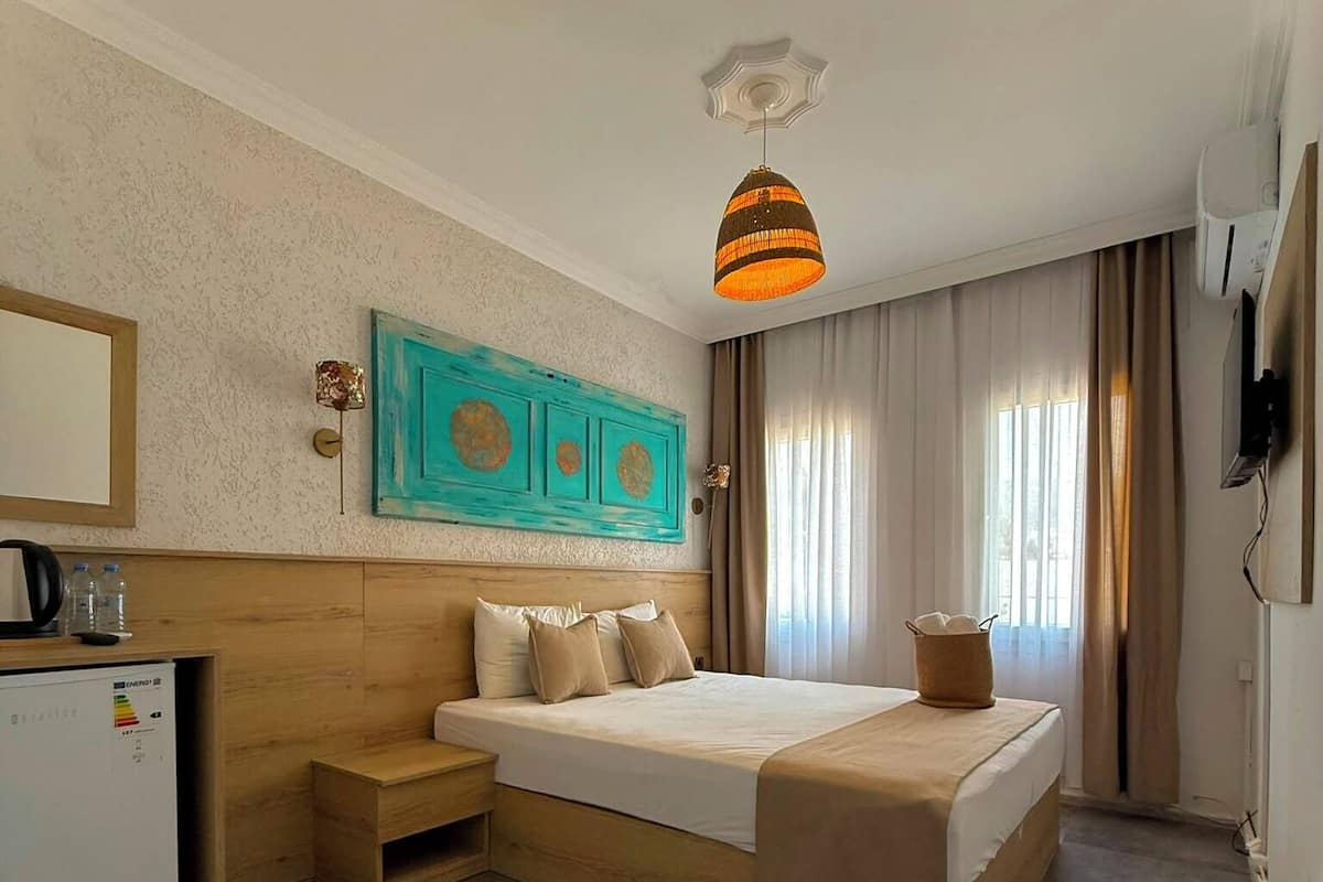 Standard Room | Soundproofing, free WiFi, bed sheets