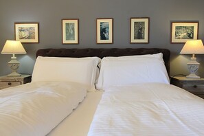 3 bedrooms, travel cot, free WiFi - Provenzale Apartment, Lago di Garda, Jacuzzi (Desenzano Del Garda)