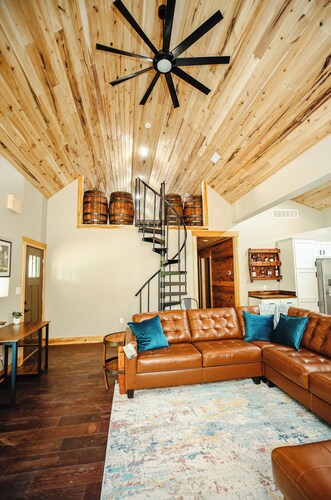 Country Cottage on the Bourbon Trail, near Bardstown, Peaceful, Family, Couples