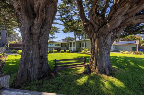 Coastal Charm: Inviting 3 BR Montara Home