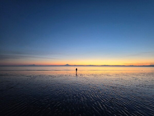 På stranden