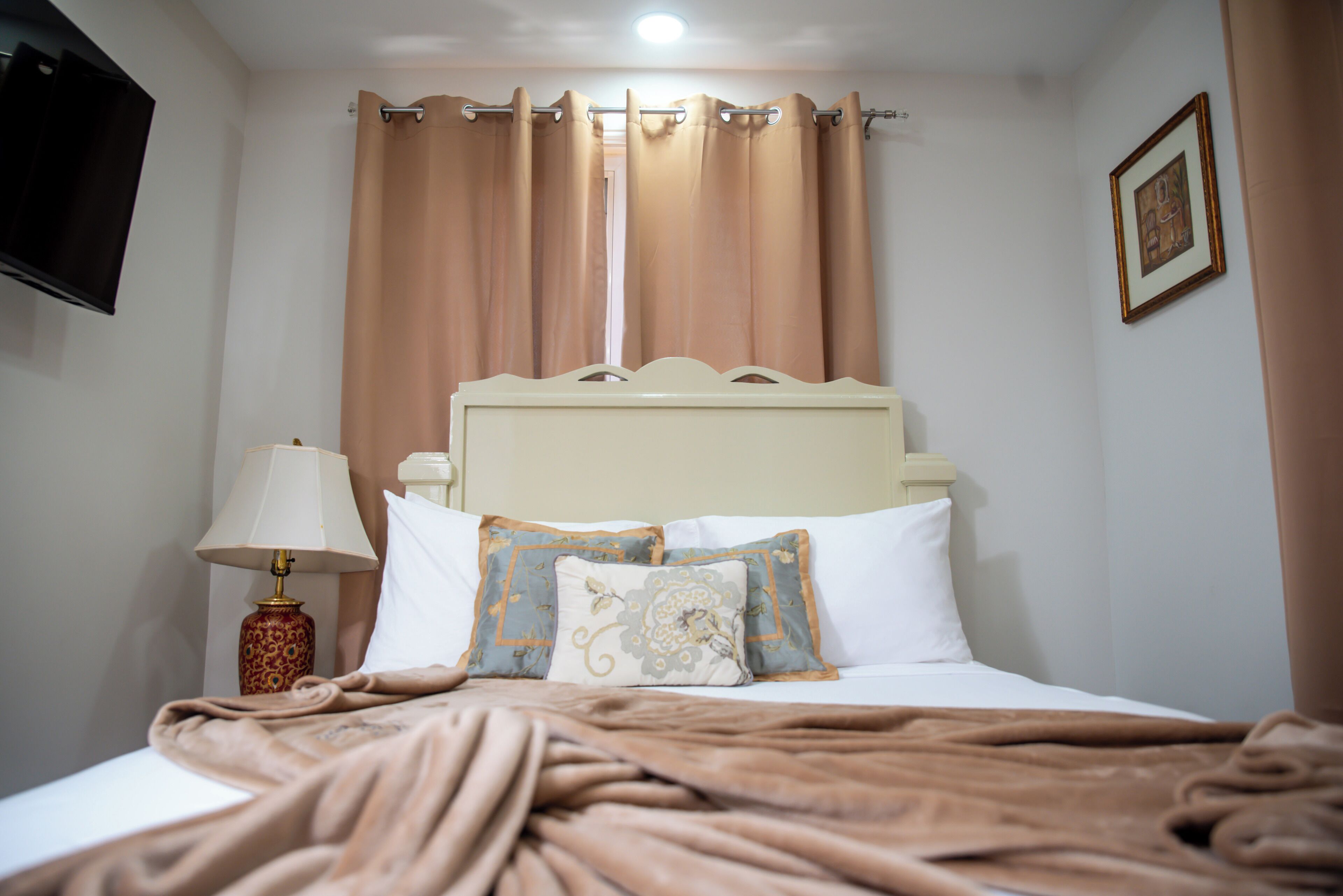 2 bedrooms, desk, iron/ironing board, free WiFi