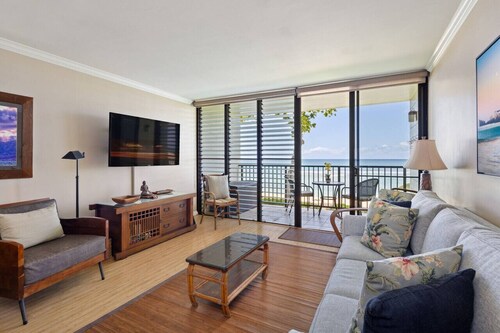 Private Beachfront Condo in Haleiwa