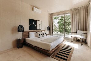 4 bedrooms, iron/ironing board, travel crib, free WiFi