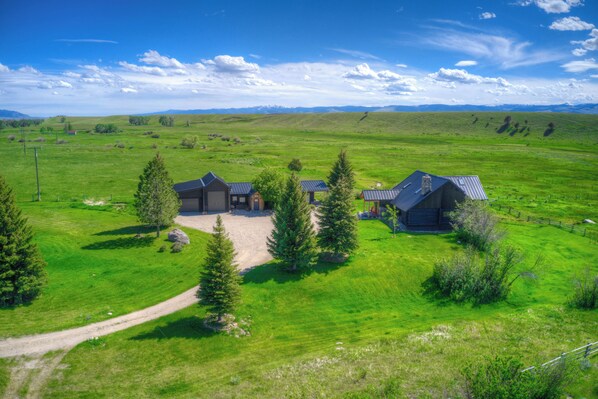 Exterior - LP Guest Cottage - Ennis, MT (Madison County)