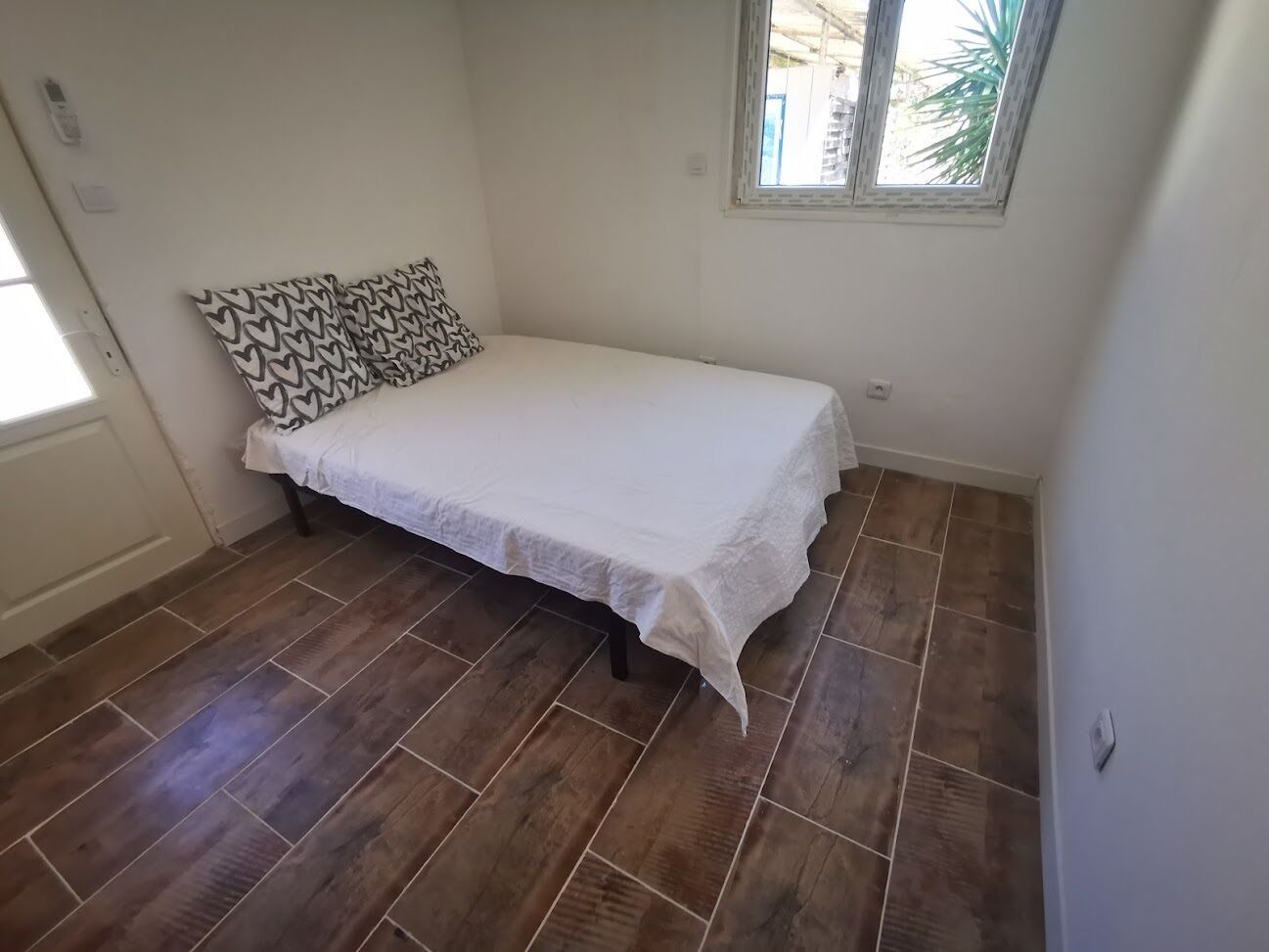 2 dormitorios, tabla de planchar con plancha, wifi y ropa de cama