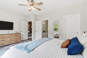 4 bedrooms, desk, iron/ironing board, travel crib
