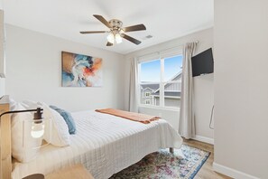 4 bedrooms, desk, iron/ironing board, travel cot