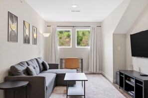 Smart TV, fireplace, ping pong
