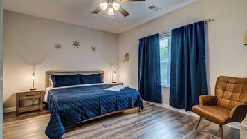 4 bedrooms, desk, iron/ironing board, travel cot