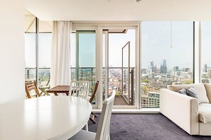 Interior - Skyline Serenity in Southwark (London)