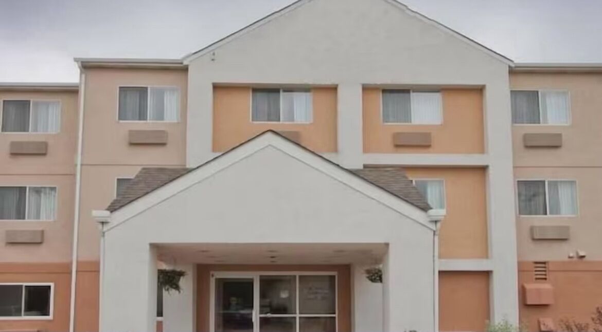 AmericInn by Wyndham Moline Airport\/Quad Cities hotel , Moline, IL