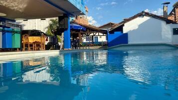 2 piscinas al aire libre