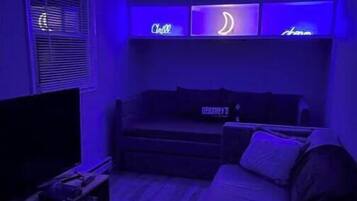 Smart-tv, tv-spel och böcker