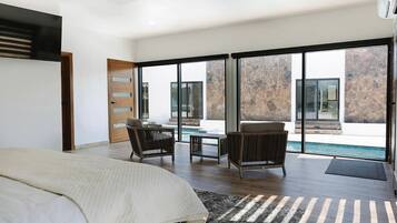 Luxury House | 4 bedrooms, premium bedding, free WiFi, bed sheets