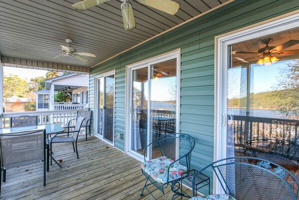 Outdoor dining - House # 26 Bay Bungalow (pet friendly) Lake View (Leesburg)
