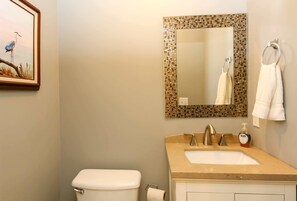 淋浴设施、吹风机、毛巾