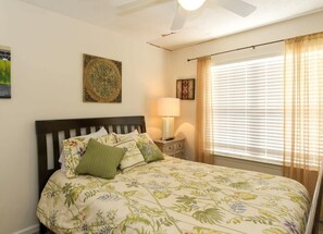 5 chambres, fer et planche à repasser, Wi-Fi, draps fournis