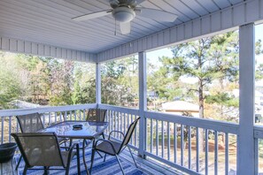 Outdoor dining - House # 15 Lakin' it Easy (no pets) Lake View (Leesburg)