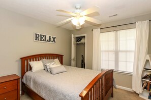 3 soverom, strykejern/-brett, reiseseng for barn og wi-fi