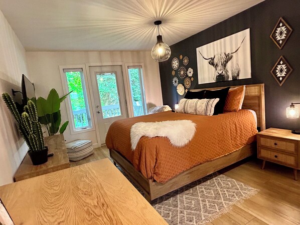 2 chambres, fer et planche à repasser, lit de bébé portatif