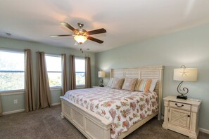 6 bedrooms, WiFi, bed sheets - House #44 Dock Holiday (no pets) Lakefront/Private Boatslip (Leesburg)