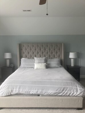 6 bedrooms, WiFi, bed sheets - House #46 Grits Carlton Lakefront (no pets) (Leesburg)