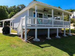 Unclassified image, 3 of 22, button - House # 47 Happily Ever After (No Pets) (Leesburg)