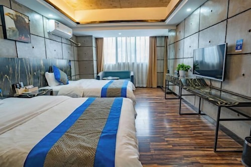 Zhangjiajie Mr.F Boutique Hotel (Tianmen Mountain Cableway Station)