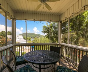 Outdoor dining - House# 59 Anchors Away (no pets) (Leesburg)