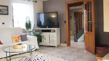 TV, fireplace, foosball, table tennis