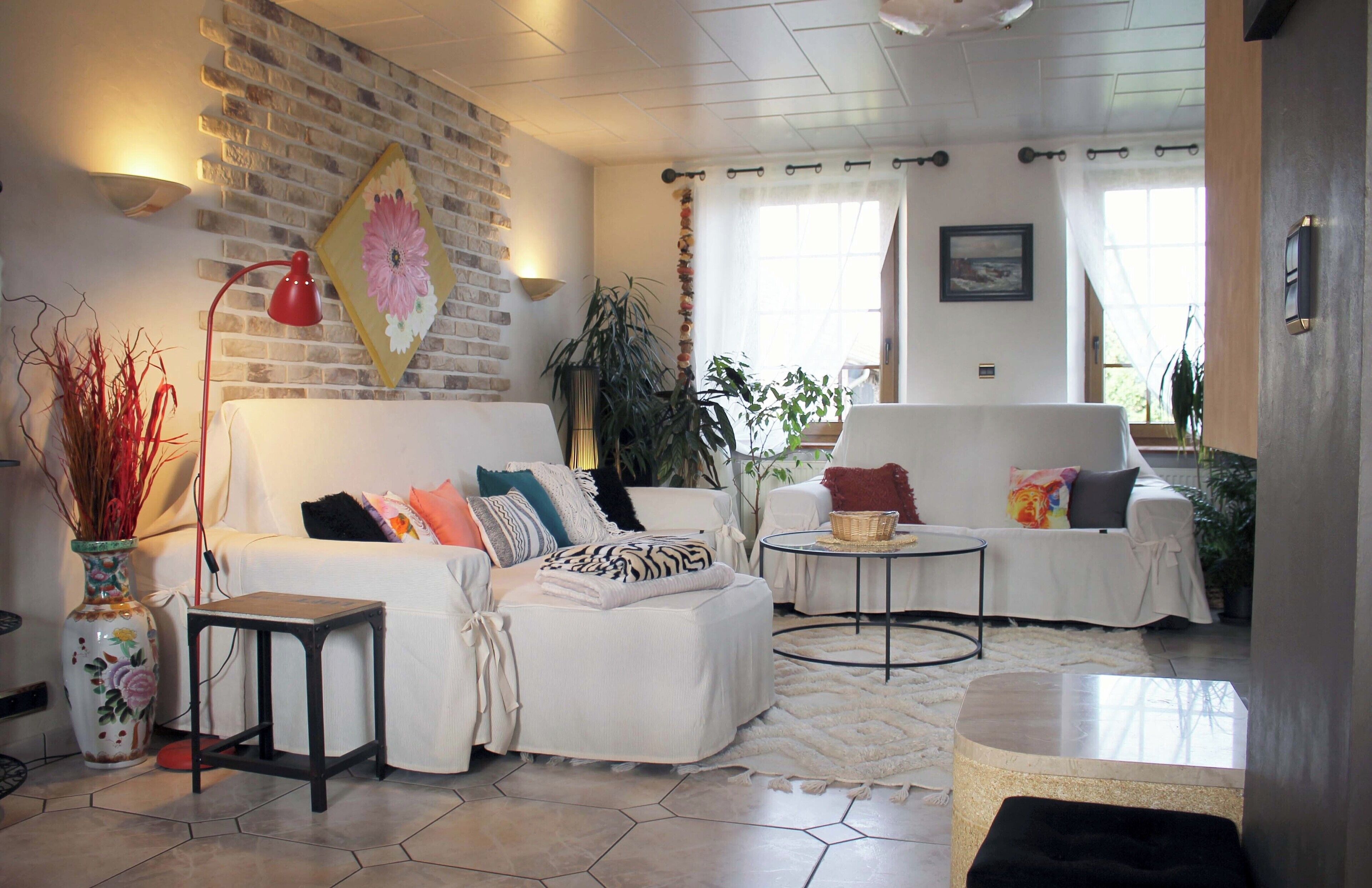 TV, lareira, pebolim, mesa de pingue-pongue