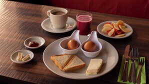 Ferdiglaget frokost er inkludert hver dag